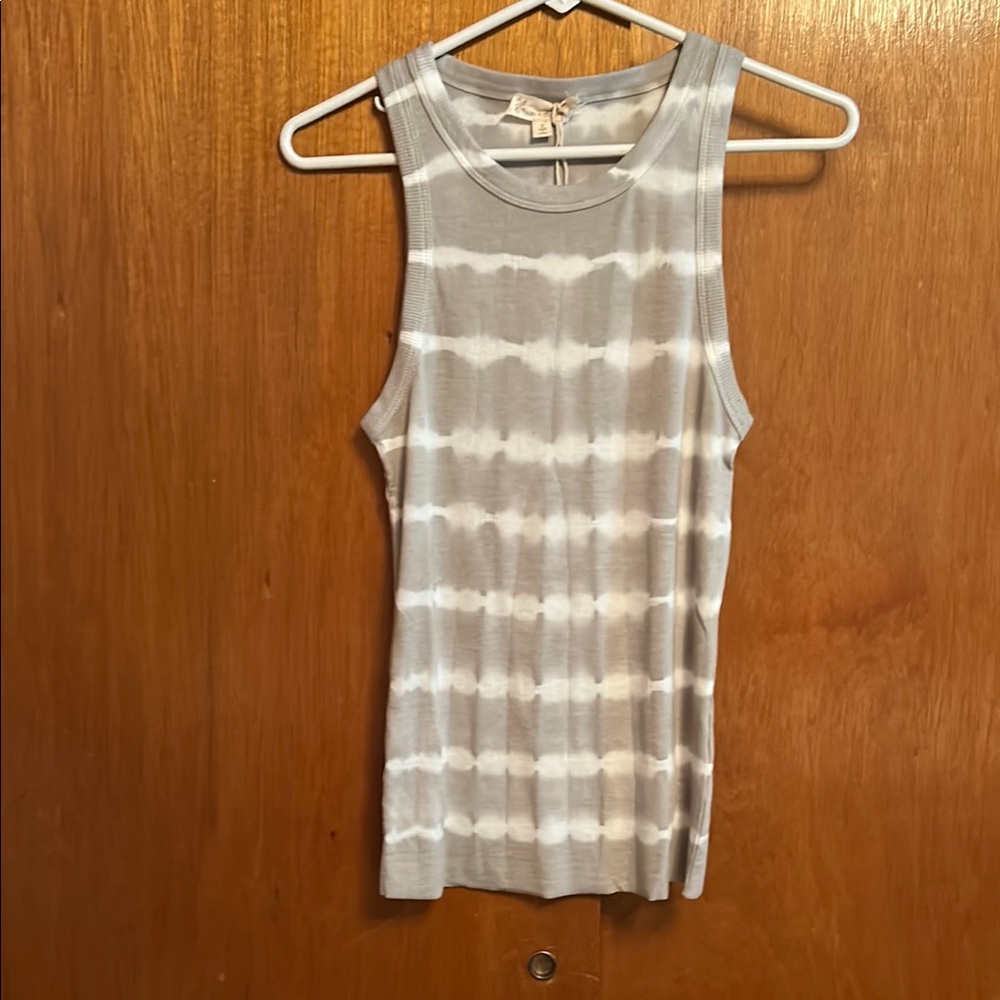 Hem & Thread Gray and White Tie-Dye Tank Top